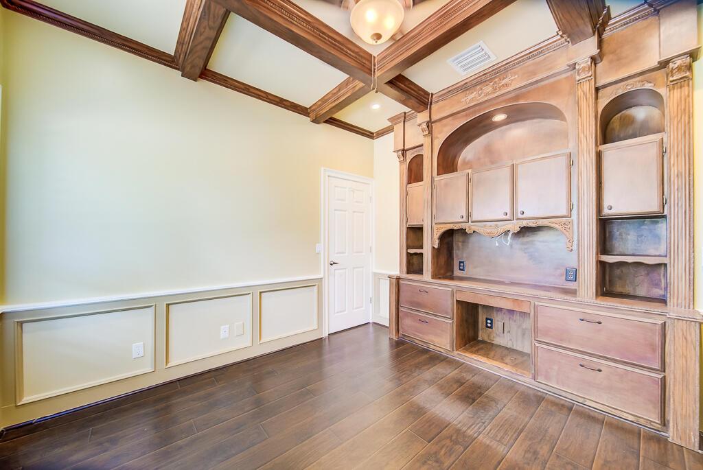 LEGEND LAKE ESTATES - Residential