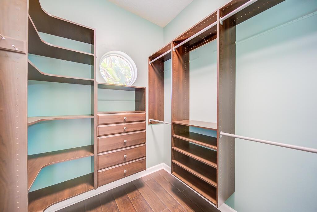 LEGEND LAKE ESTATES - Residential