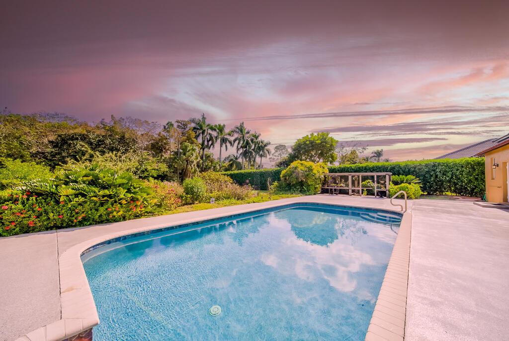 LEGEND LAKE ESTATES - Residential