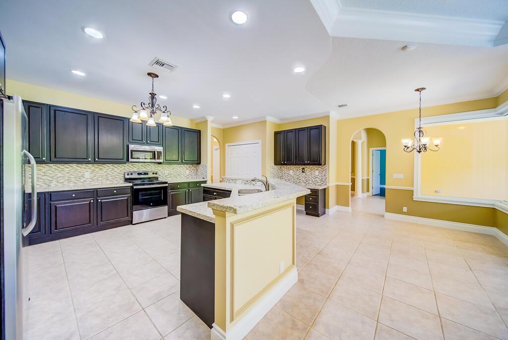 LEGEND LAKE ESTATES - Residential