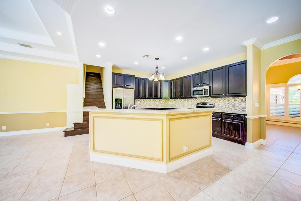 LEGEND LAKE ESTATES - Residential