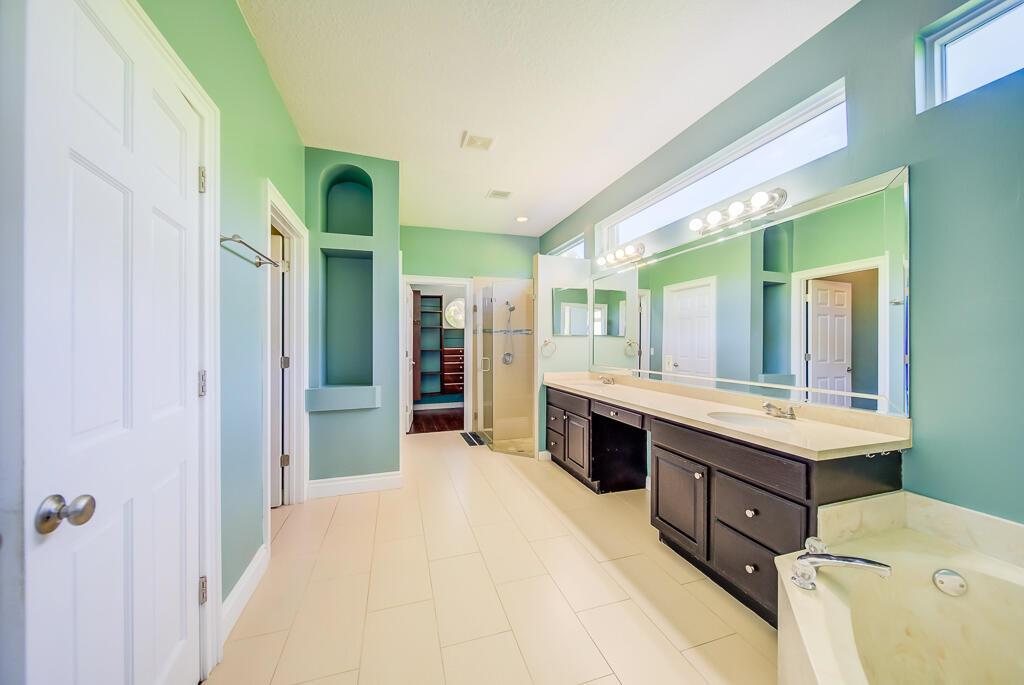 LEGEND LAKE ESTATES - Residential