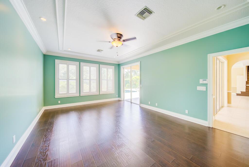 LEGEND LAKE ESTATES - Residential