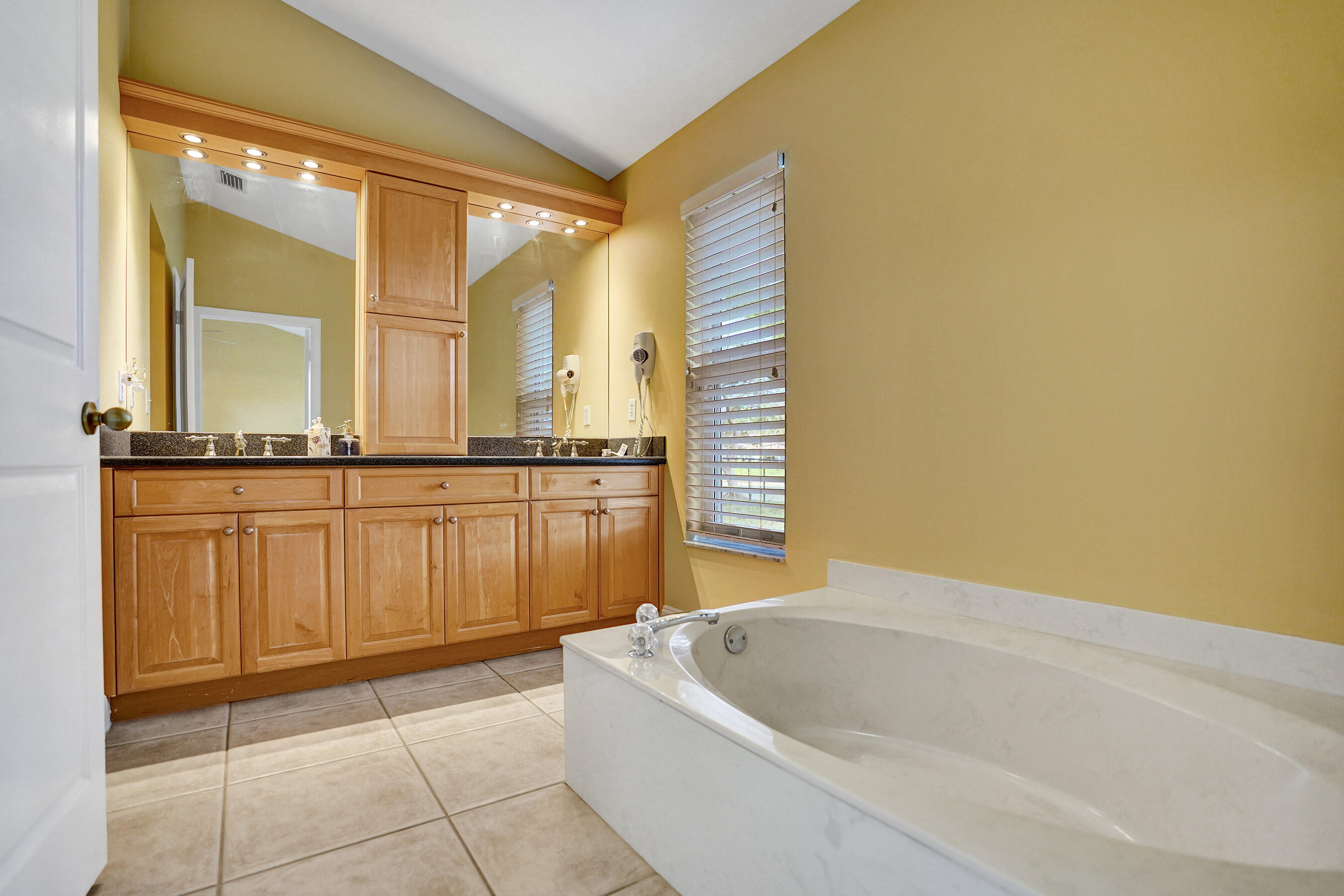 SABAL LAKES PH 1 - Residential