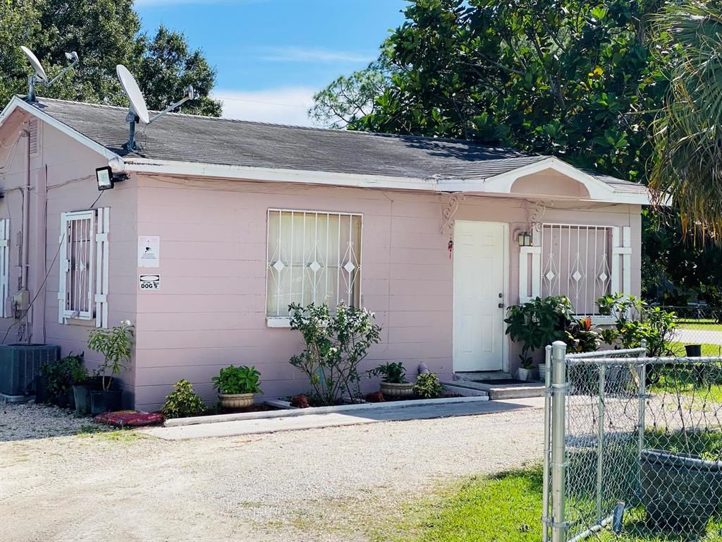 Photo of 2200 N 44th Street, Fort Pierce, FL 34946 (MLS # R10751647)