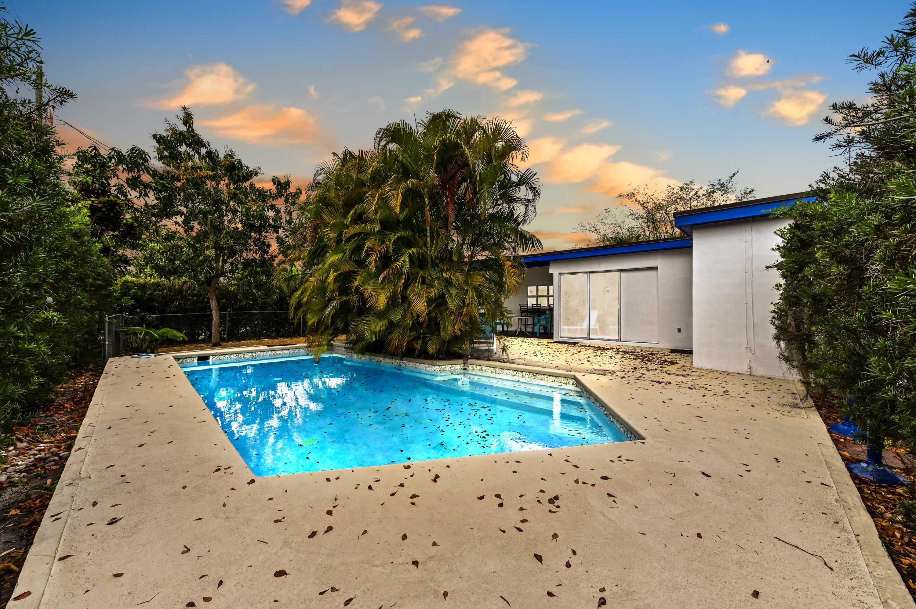 SUNRISE GOLF VILLAGE - Residential