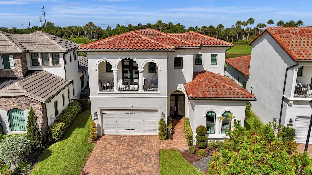 8355 Grand Prix Lane
