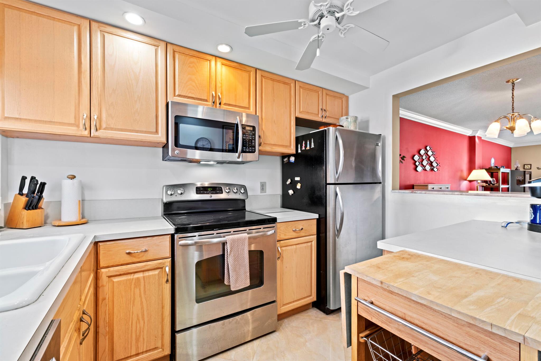 HILLSBORO COLONNADE CONDO - Residential