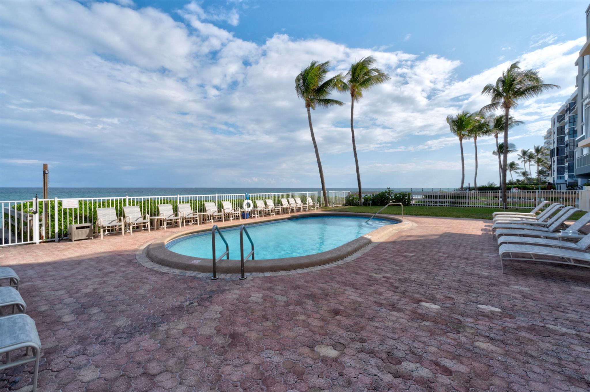 HILLSBORO COLONNADE CONDO - Residential