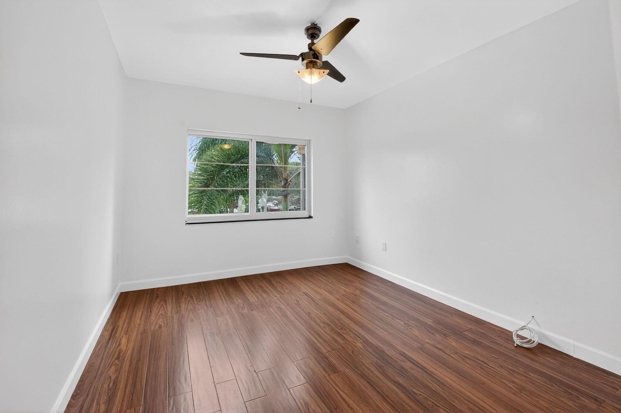 BOCA PALMS CONDO TR B - Residential