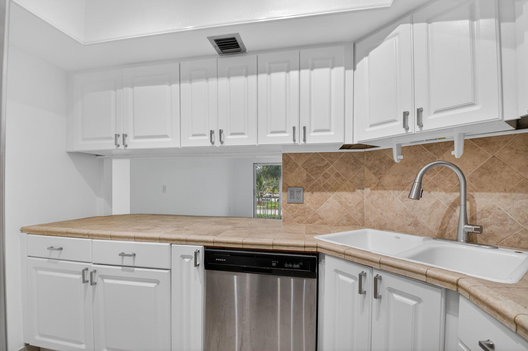 BOCA PALMS CONDO TR B - Residential