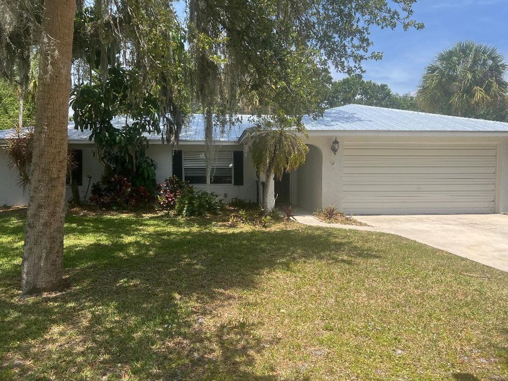 Photo of 7608 Kenwood Road, Fort Pierce, FL 34951 (MLS # R11083636)
