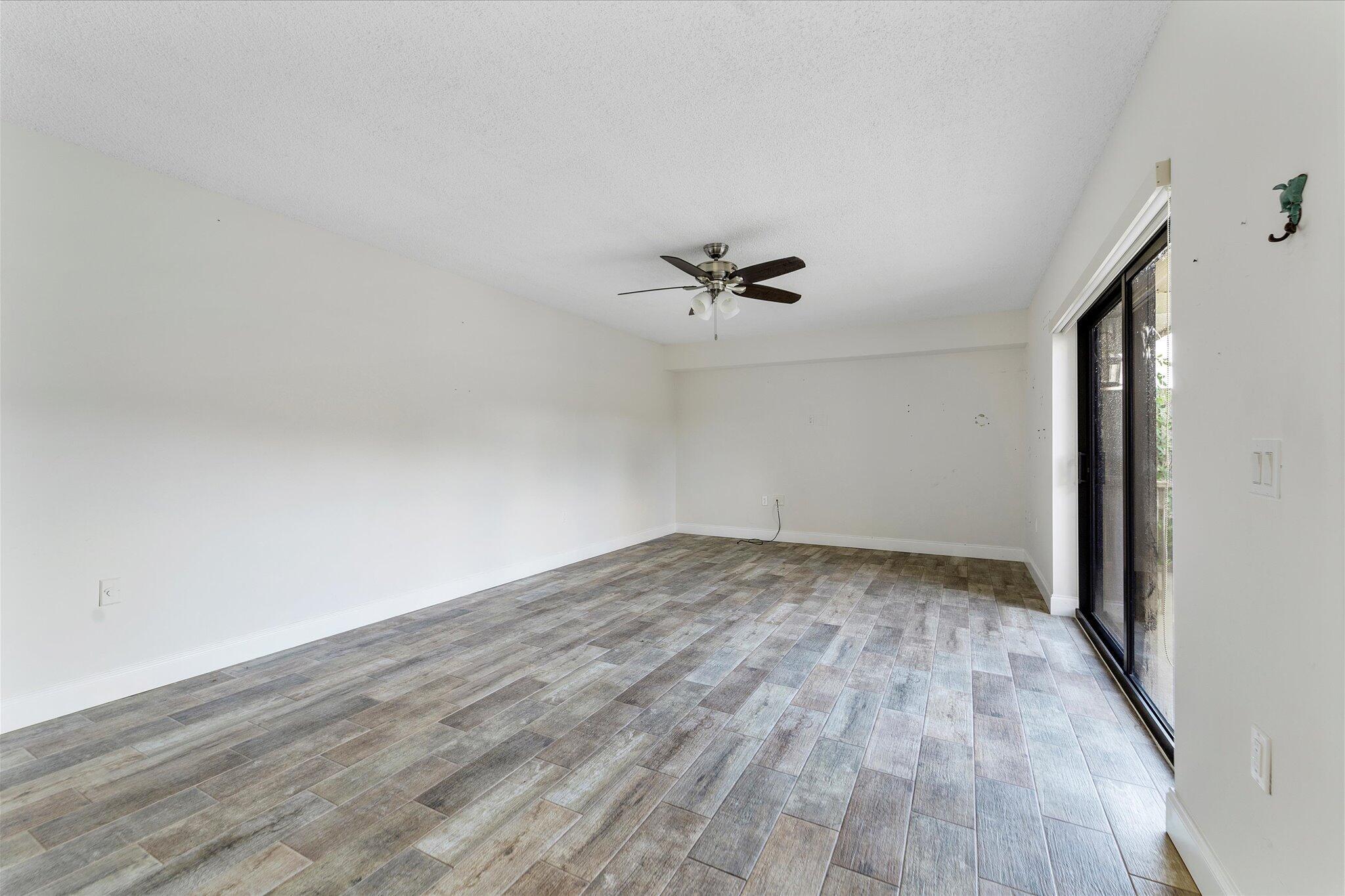 WATERSIDE LUXURY TOWNHOME - Residential Lease