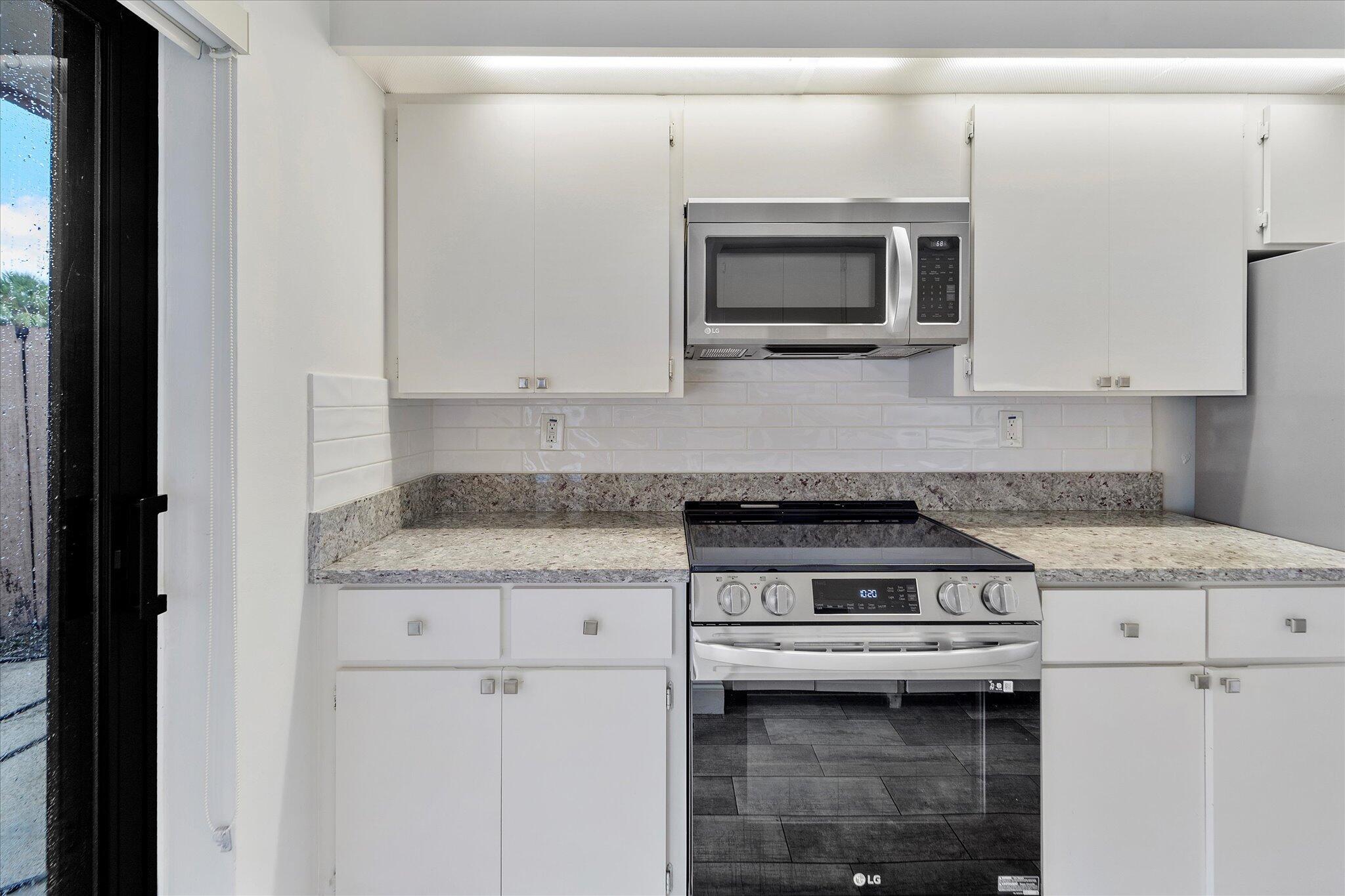 WATERSIDE LUXURY TOWNHOME - Residential Lease