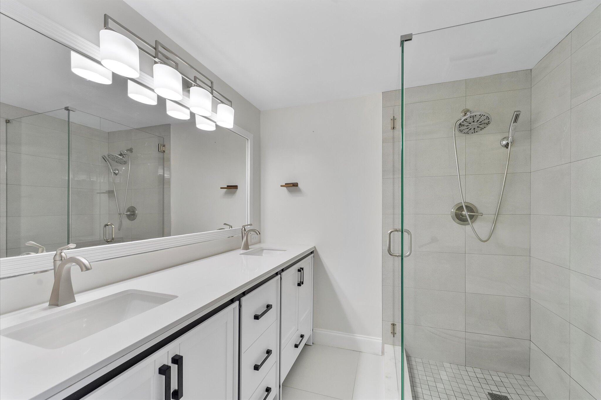 WATERSIDE LUXURY TOWNHOME - Residential Lease