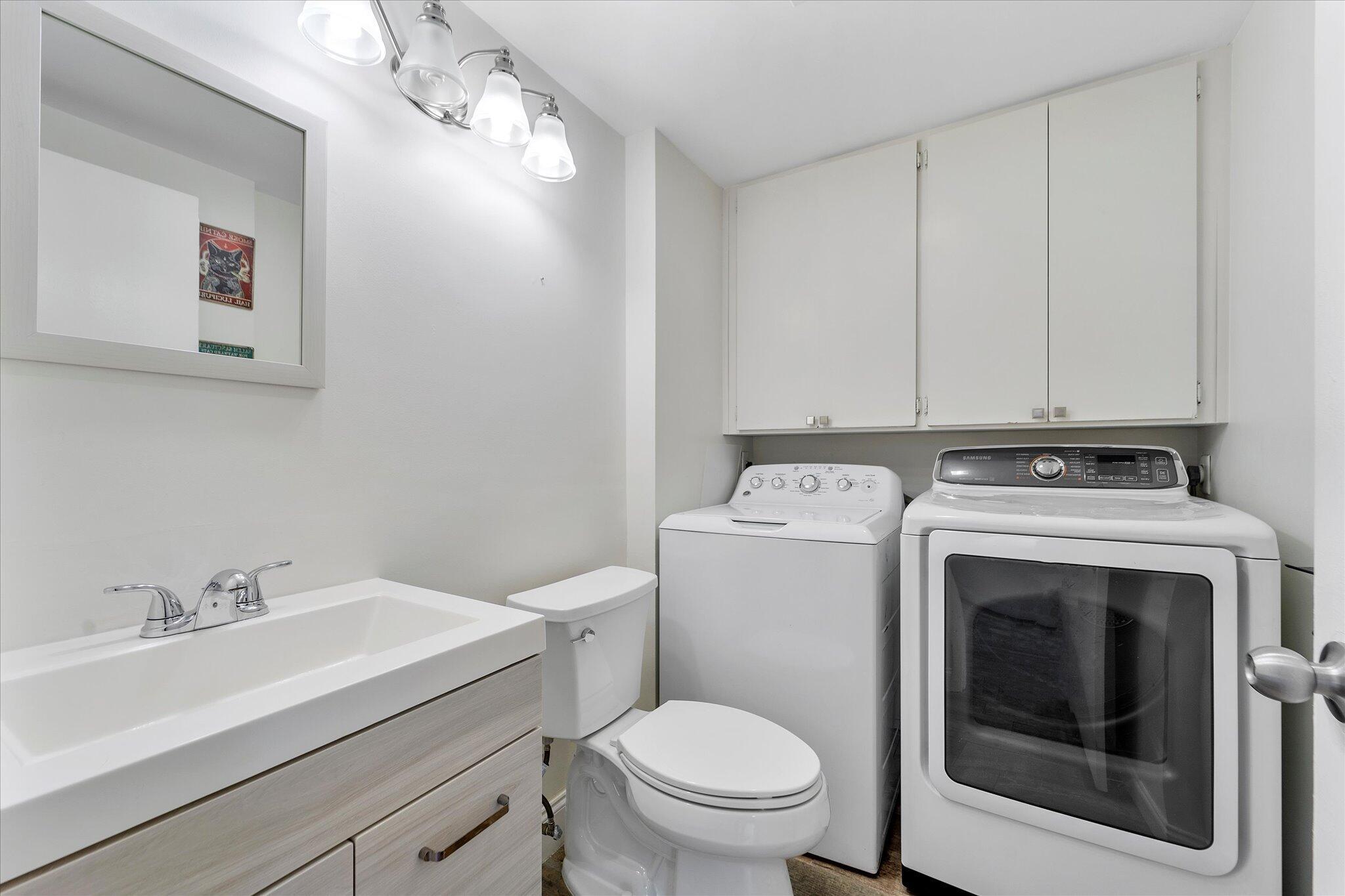 WATERSIDE LUXURY TOWNHOME - Residential Lease