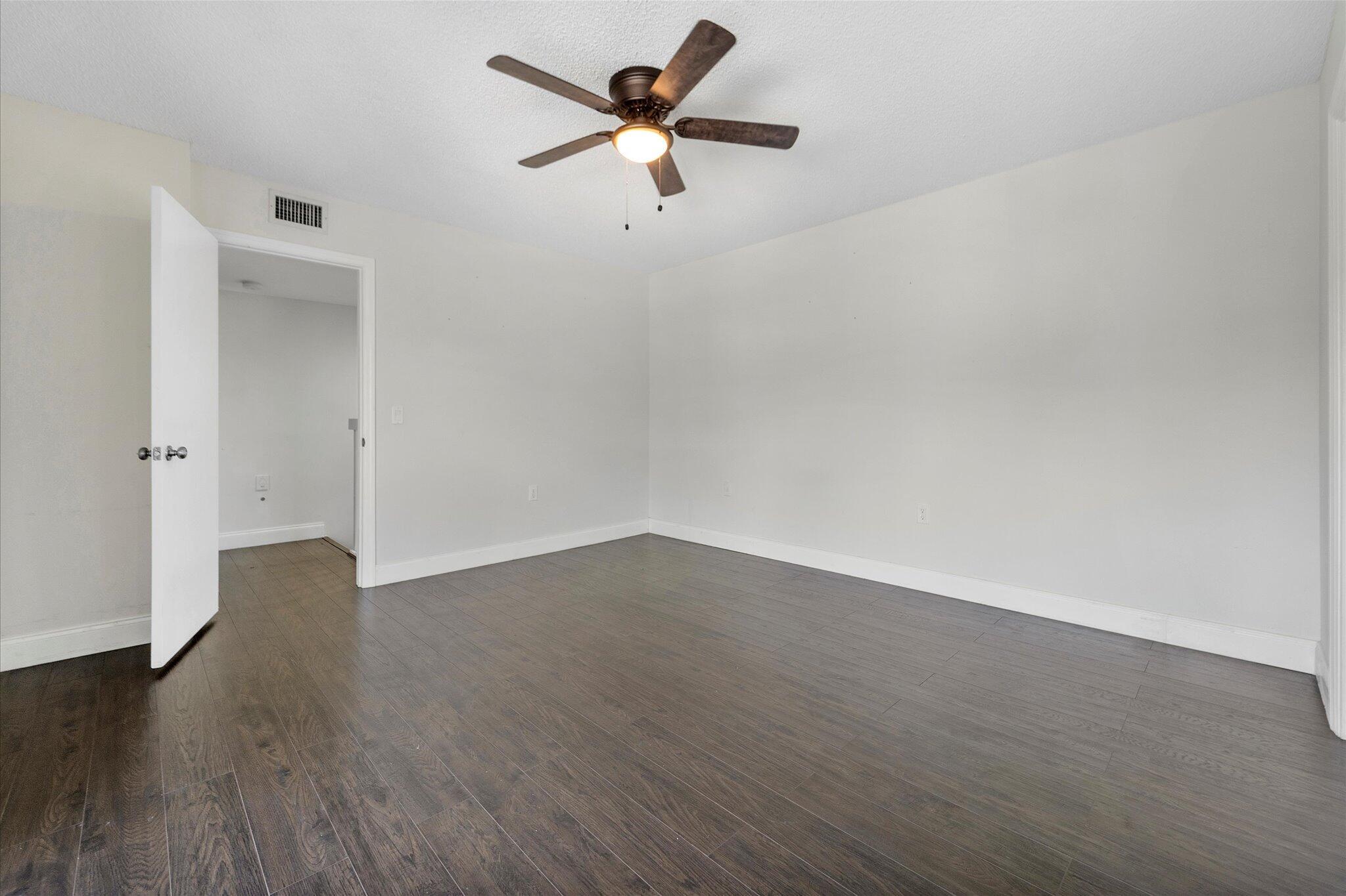 WATERSIDE LUXURY TOWNHOME - Residential Lease