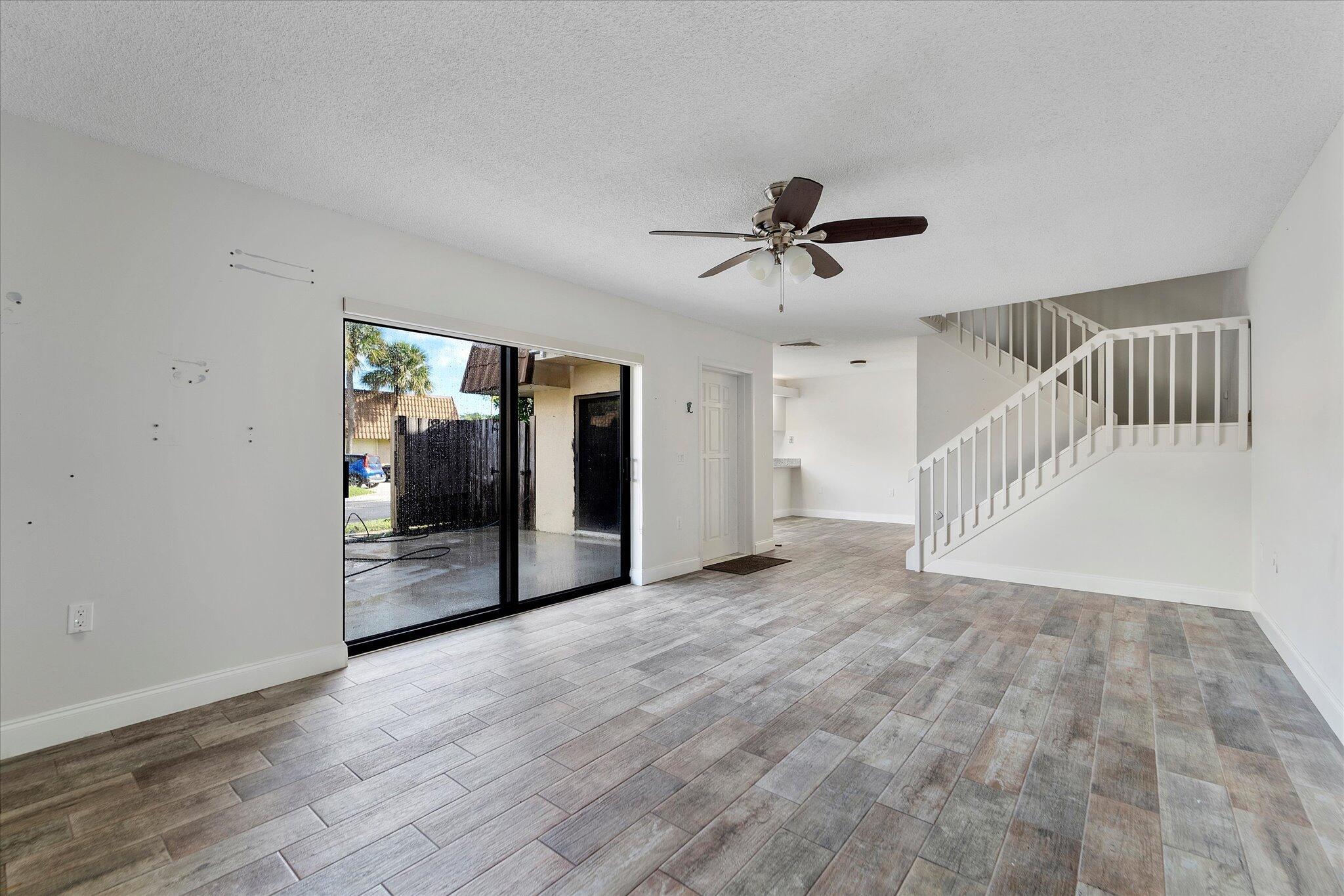 WATERSIDE LUXURY TOWNHOME - Residential Lease