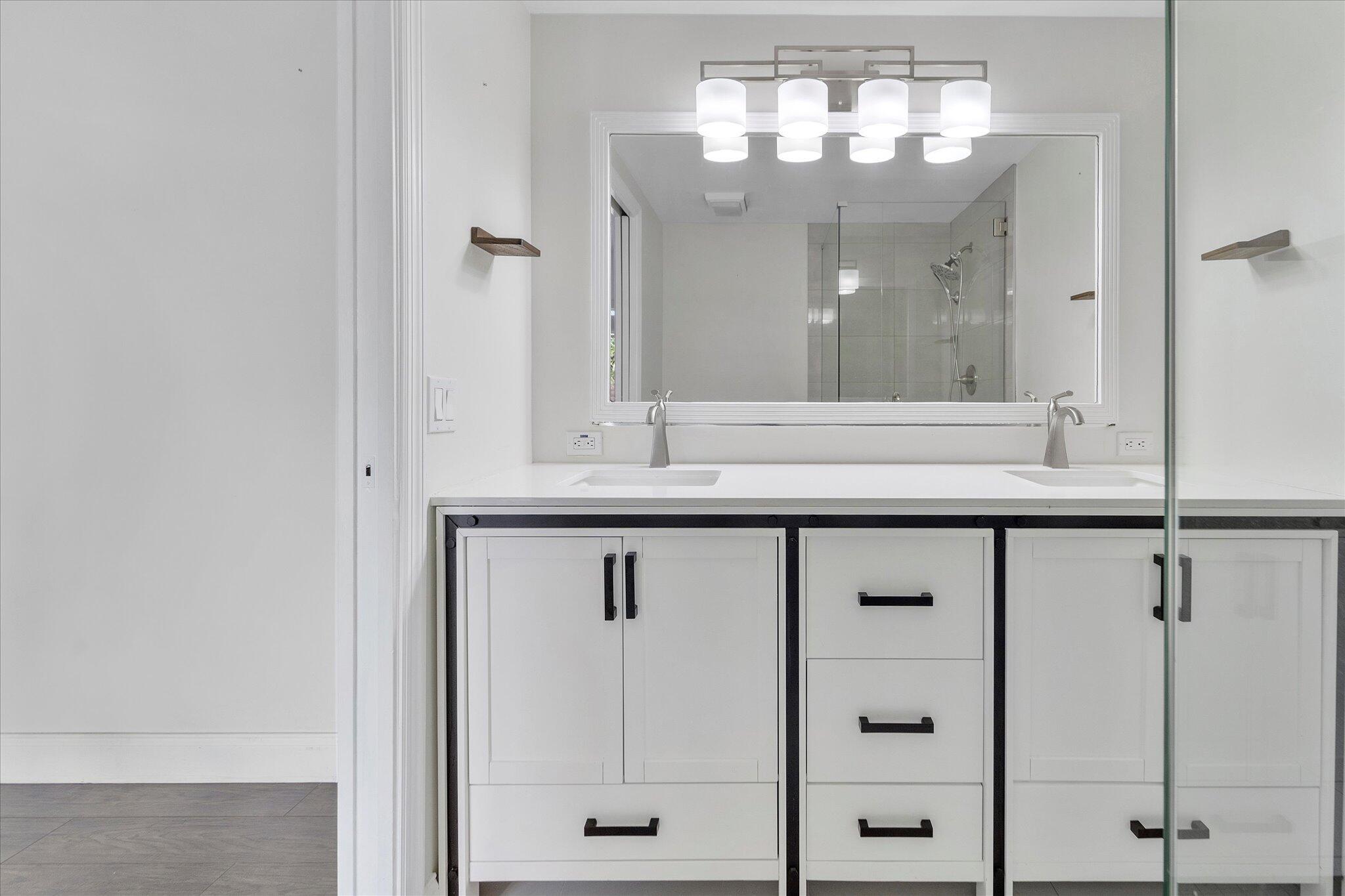 WATERSIDE LUXURY TOWNHOME - Residential Lease