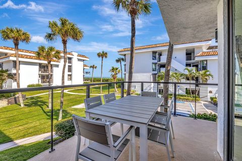 A home in Hutchinson Island