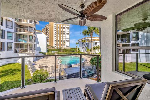 A home in Hutchinson Island