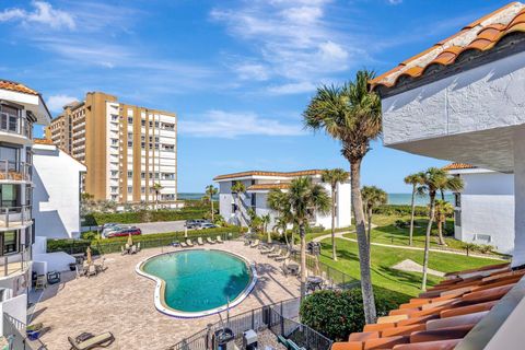 A home in Hutchinson Island