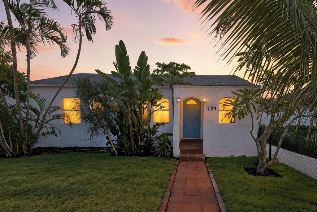 Photo of 724 Mcintosh Street, West Palm Beach, FL 33405 (MLS # R11132451)