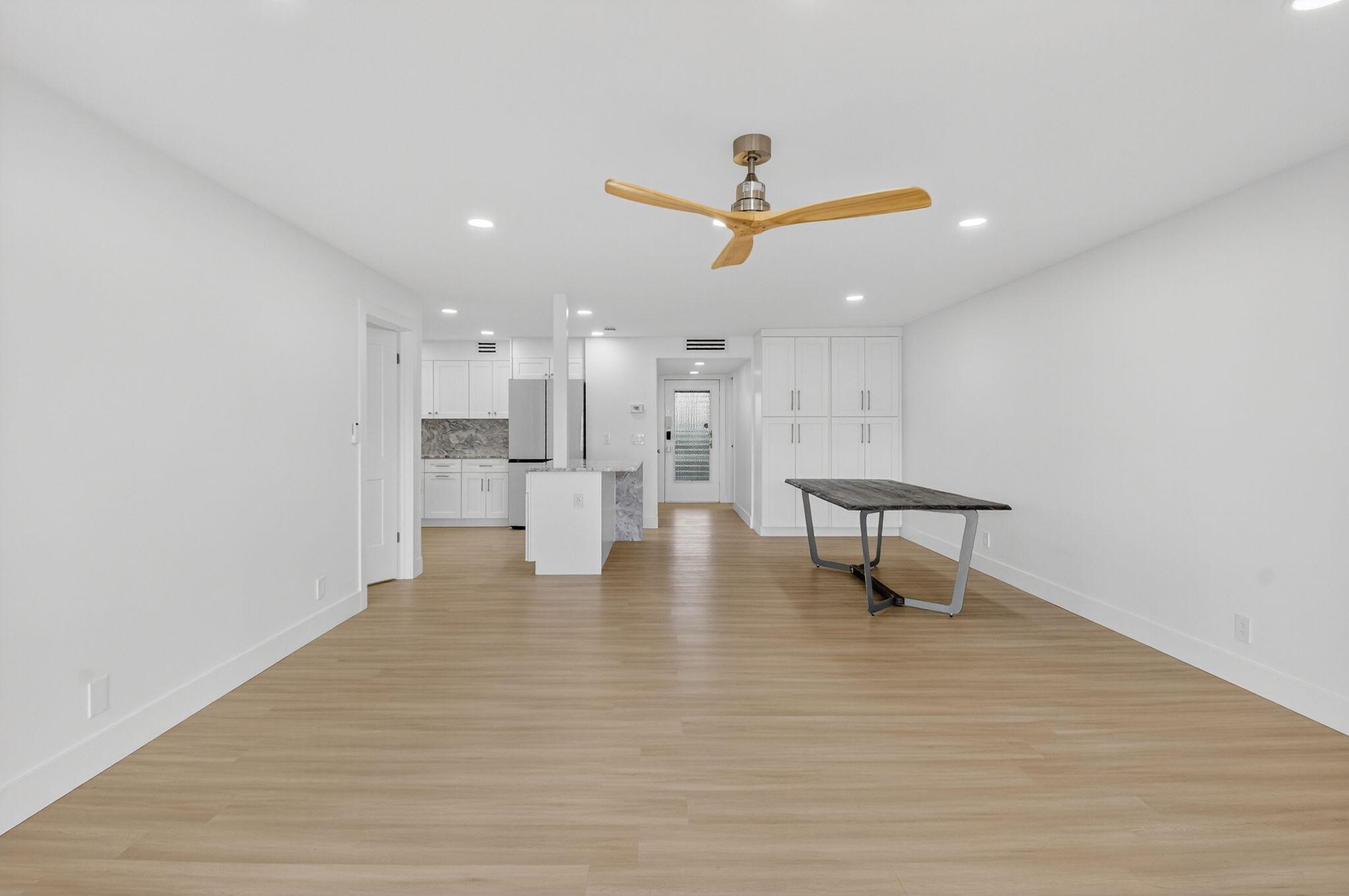 KINGS POINT - Residential