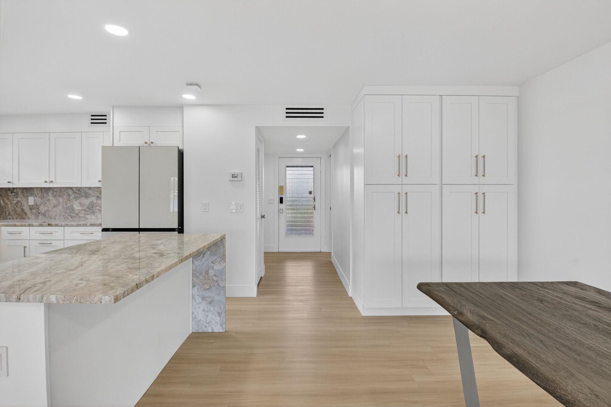 KINGS POINT - Residential