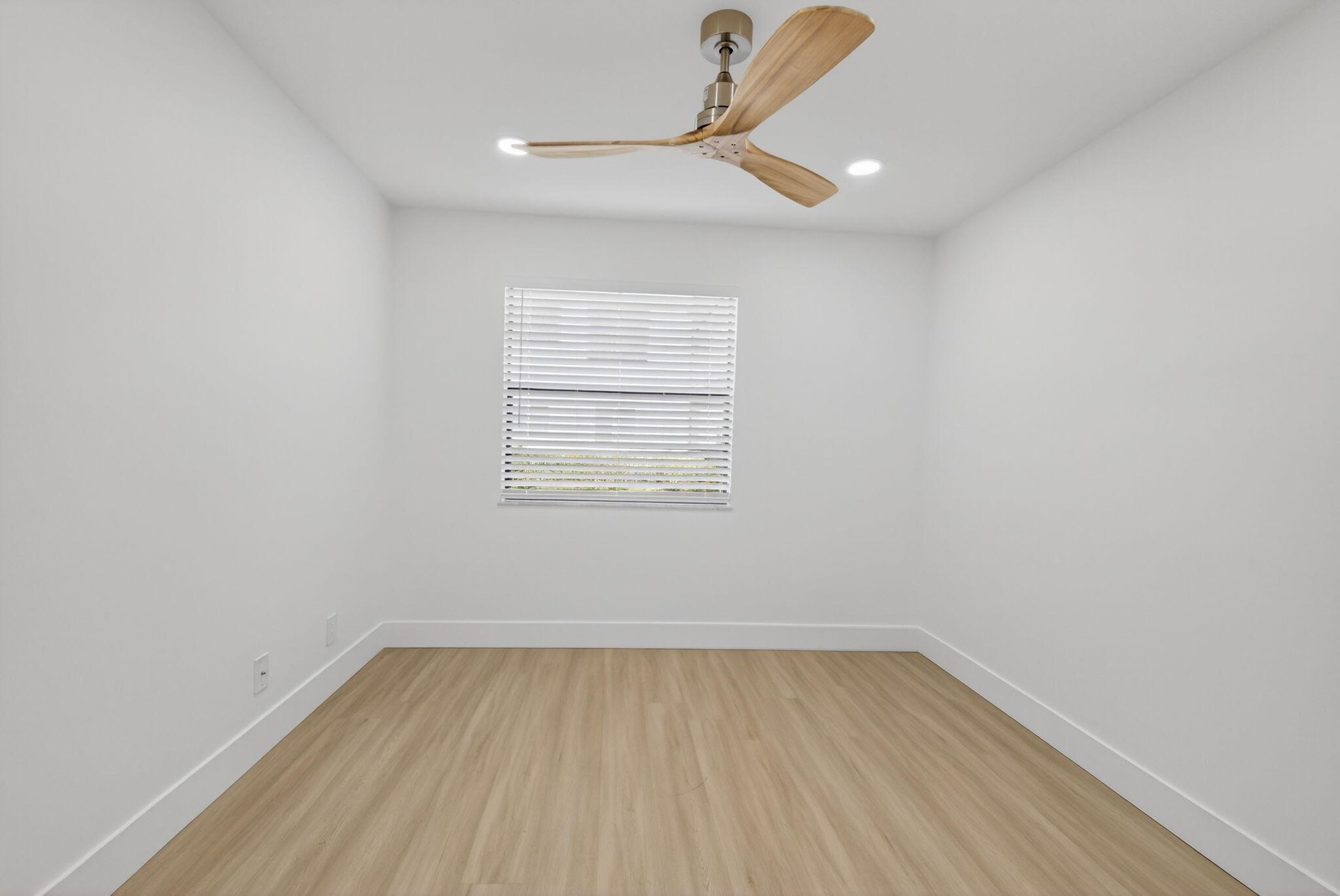 KINGS POINT - Residential