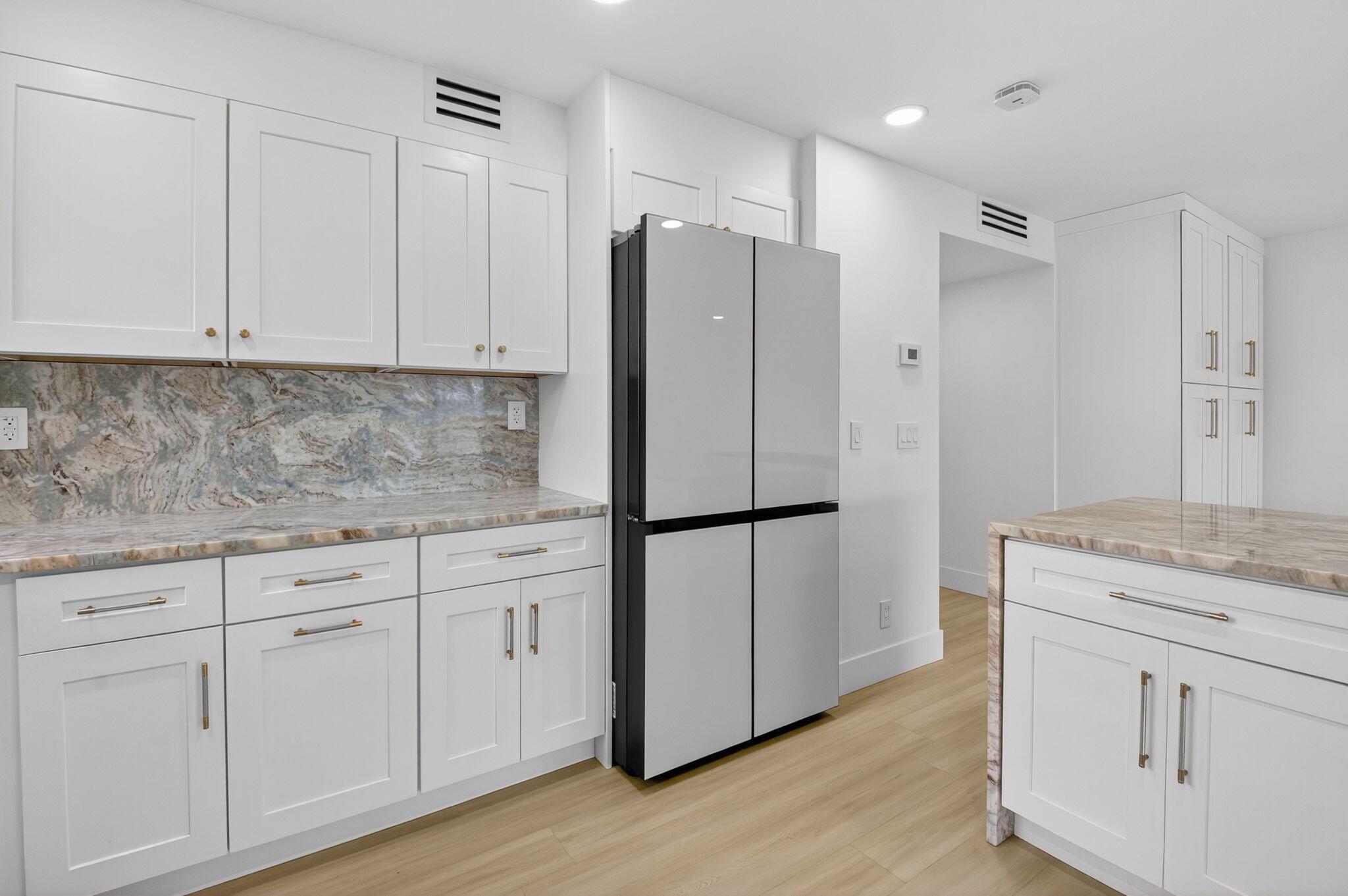 KINGS POINT - Residential