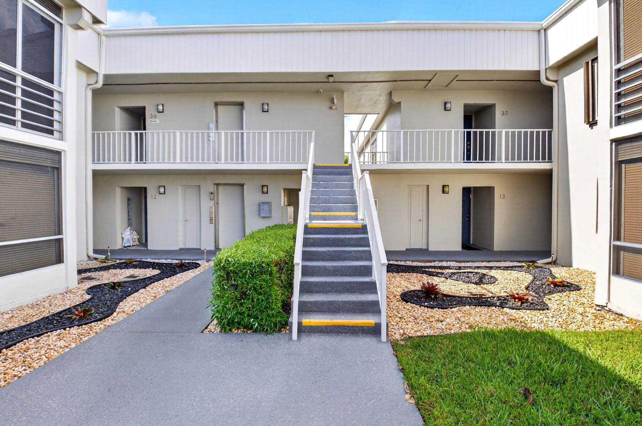 KINGS POINT - Residential