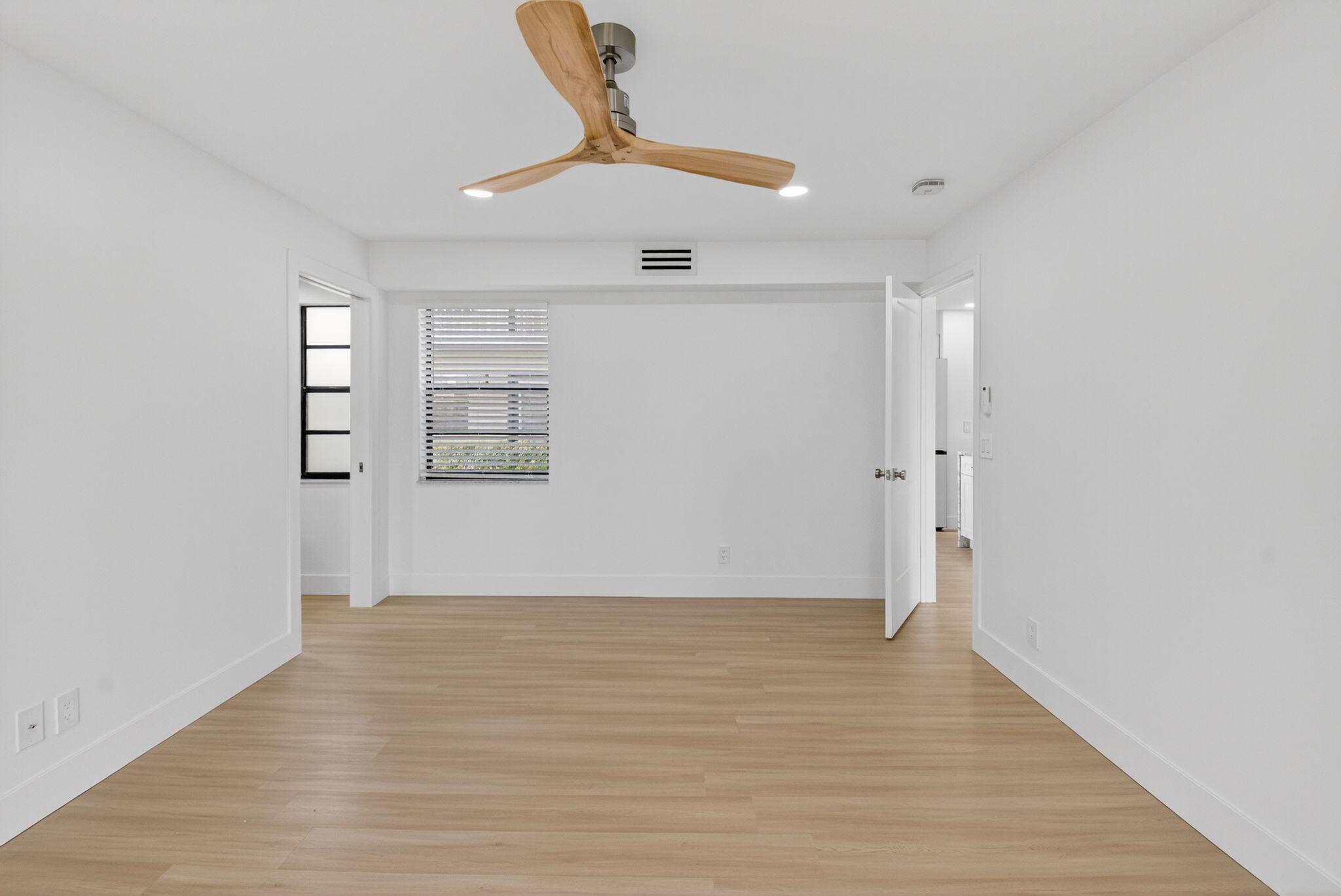 KINGS POINT - Residential