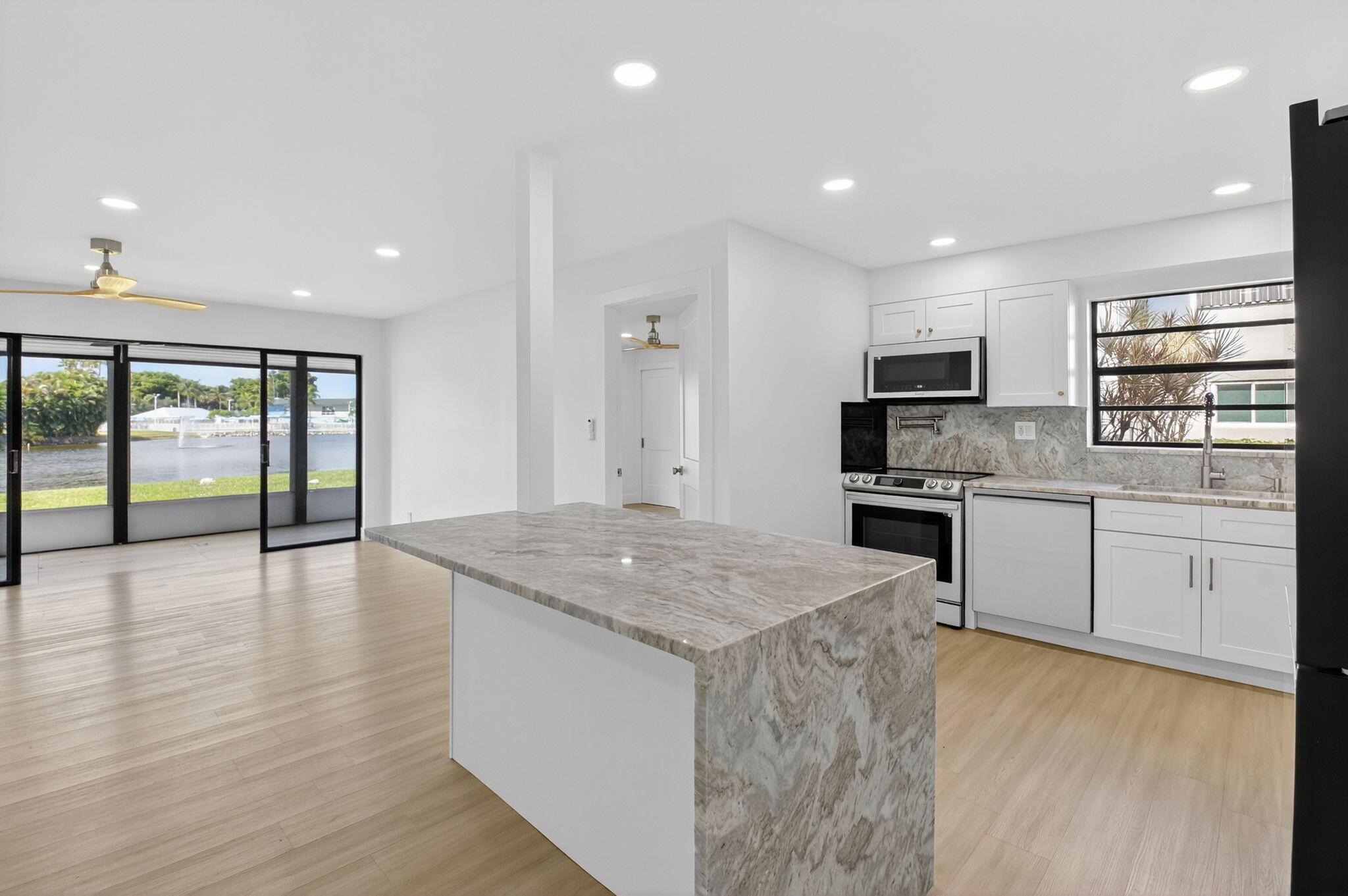 KINGS POINT - Residential