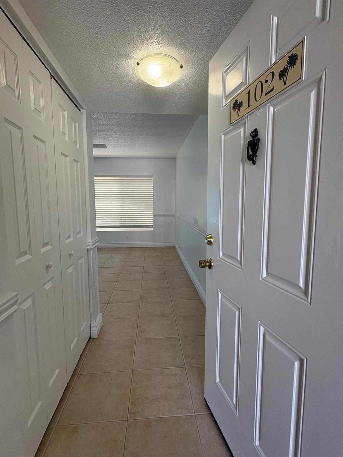 815 W Boynton Beach Boulevard 4-102