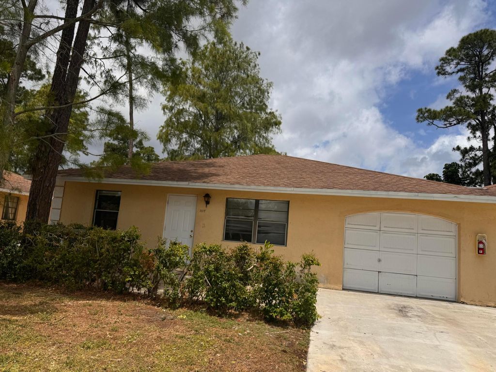 Photo of 1117 Goldenrod Road, Wellington, FL 33414 (MLS # R10982398)