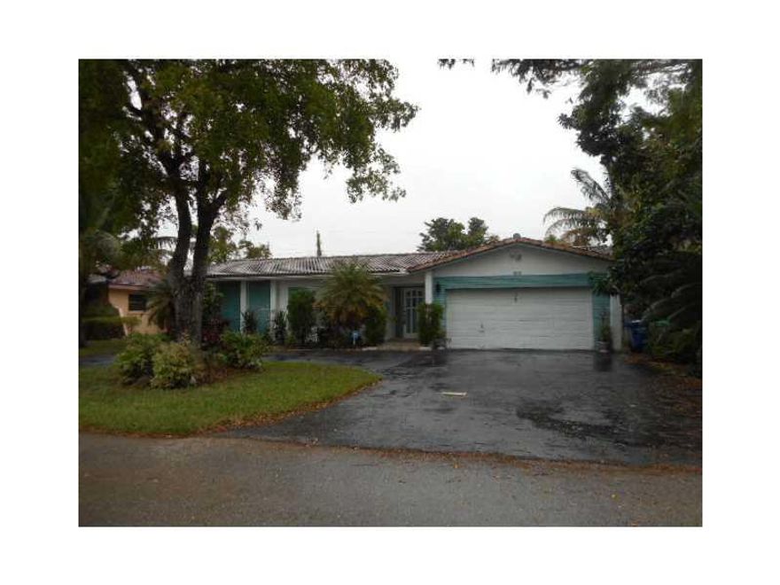 WOW, ONE OF THE BRST OPPORTUNITIES TO OWN A TRUE 4 BEDROOM WITH A POOL AND A 2 CAR GARAGE.  ASSET IS IN AN EXCELLENT COMMUNITY GREAT FOR FAMILIES.  VERY EASY TO SHOW.  Employees and family members residing with employees of JPMorgan Chase Bank, N.A, its a ffiliates or subsidiaries are strictly prohibited from directly or indirectly purchasing any property owned by JPMorgan Chase Bank, N.A.  PROPERTY IS LOCATED VERY CLOSE TO ALL TYPES OF SHOPPING, SEVERAL TYPES OF PUBLIC TRANSPORTATION AND HOUSES OF WORSHIP