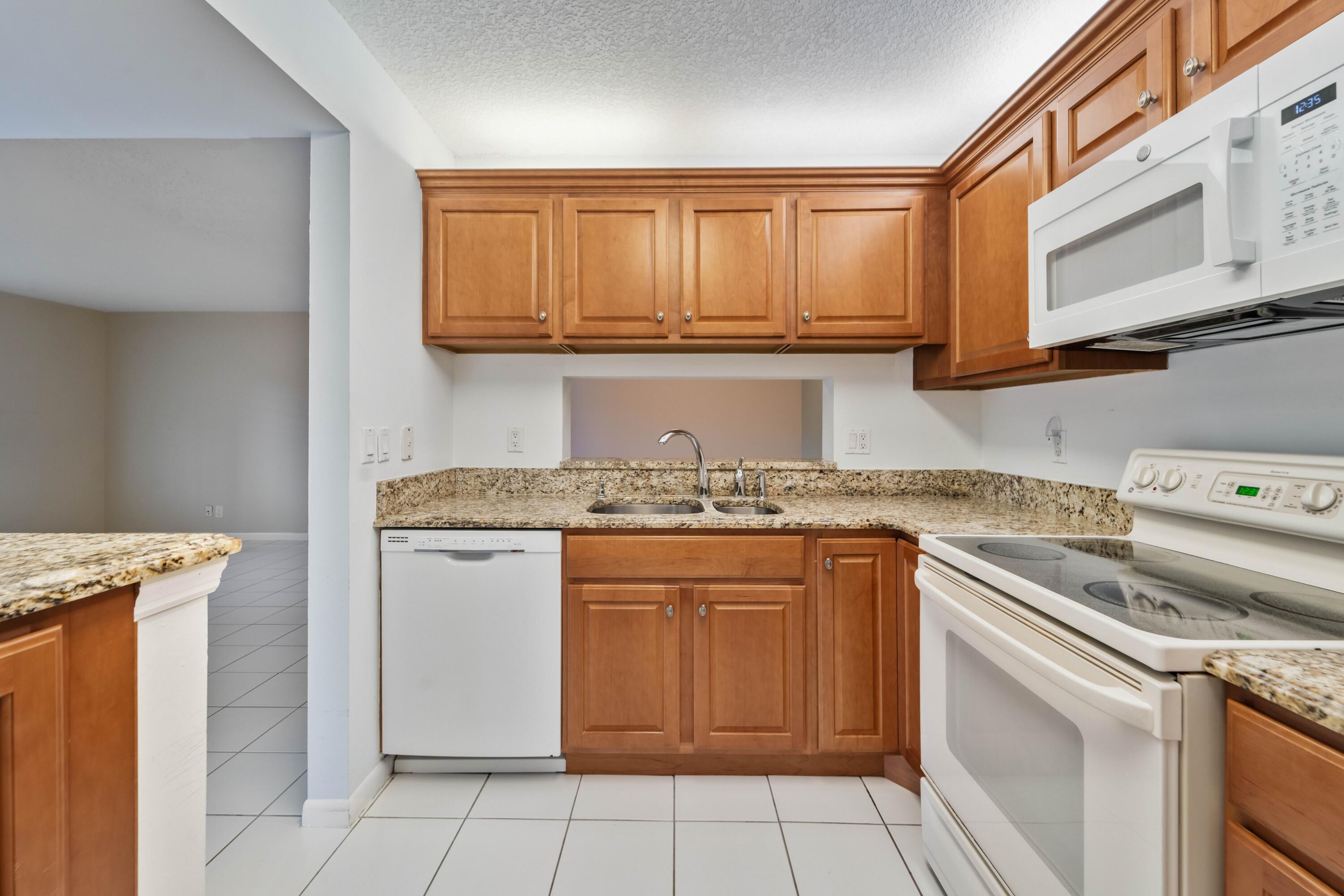CHASEWOOD OF JUPITER CONDO - Residential