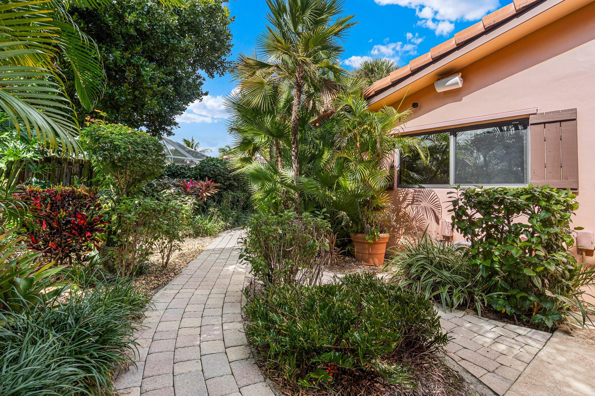 Tunison Palms/Old Floresta - Residential Lease