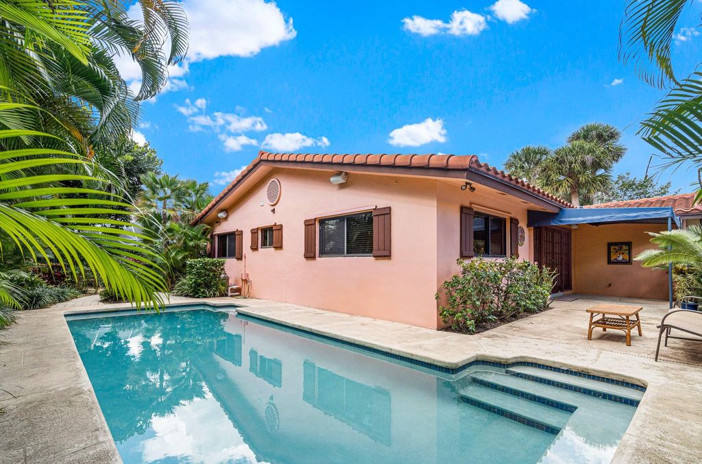 Photo of 708 NW 6th Drive, Boca Raton, FL 33486 (MLS # F10551208)