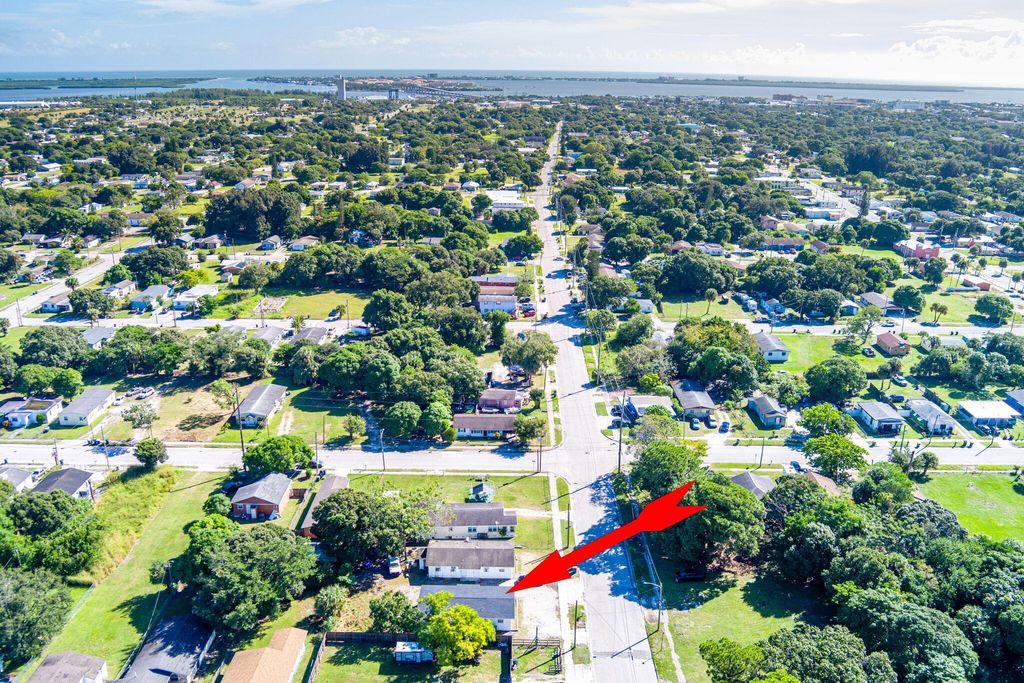 Photo of 2108 Avenue E, Fort Pierce, FL 34950 (MLS # R11136030)