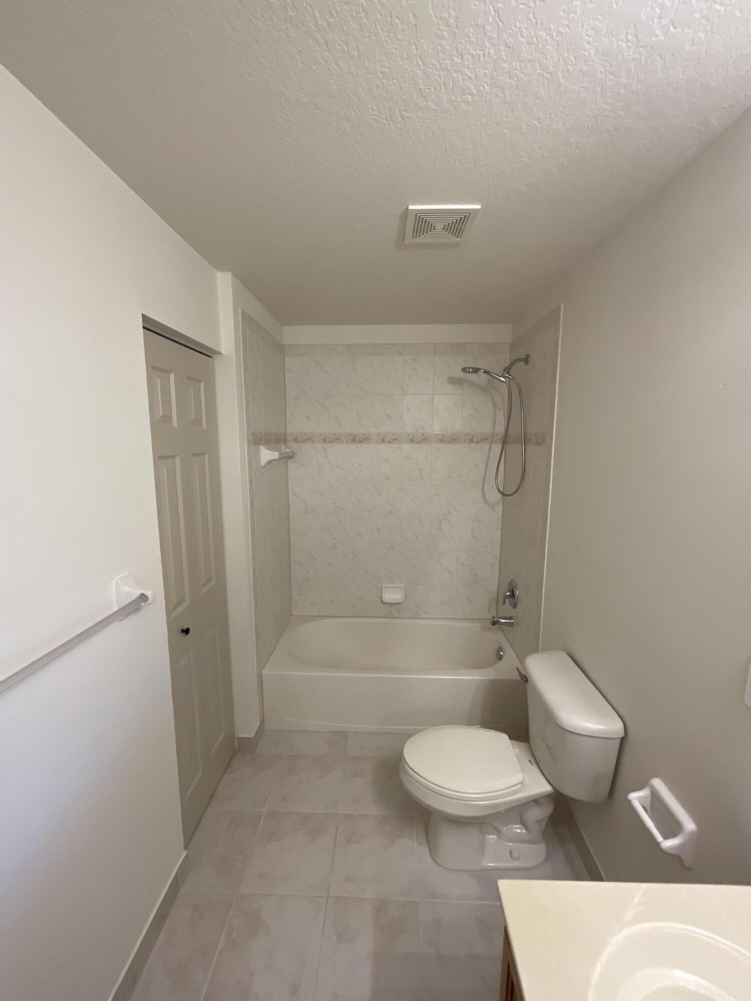 MARTINS CROSSING - Residential Lease