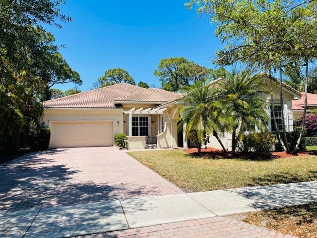 Photo of 103 Via Bosque, Jupiter, FL 33458 (MLS # R10711697)