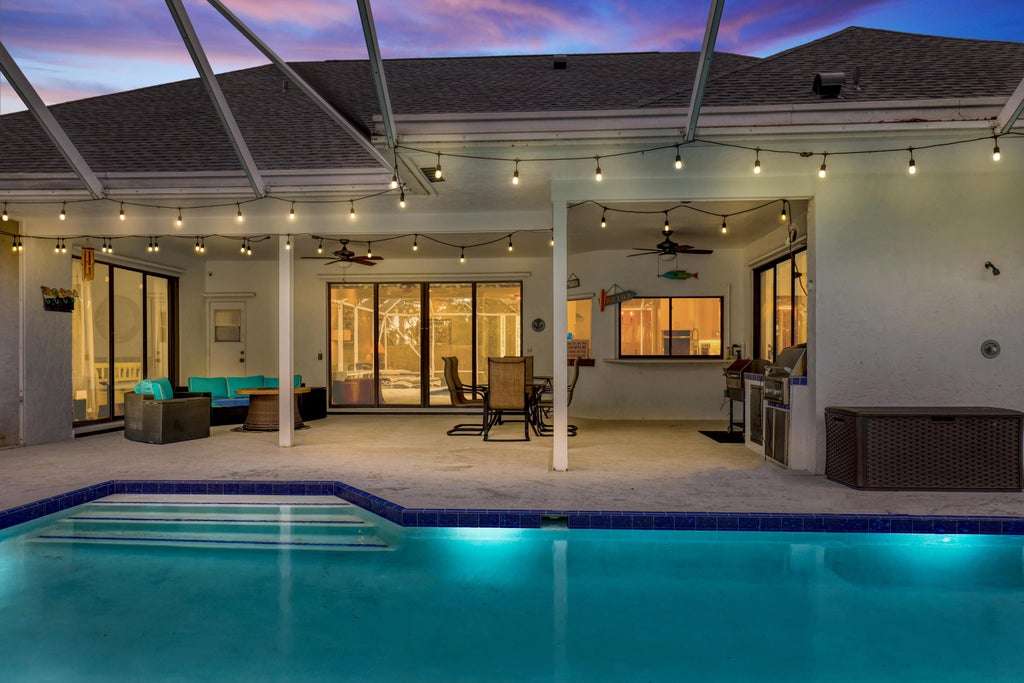 Photo of 15 Shady Lane, Tequesta, FL 33469 (MLS # R10943889)