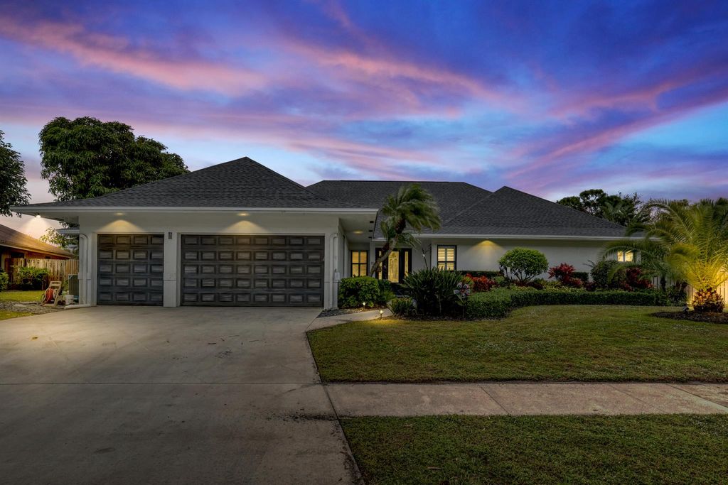 Photo of 15 Shady Lane, Tequesta, FL 33469 (MLS # R10943889)