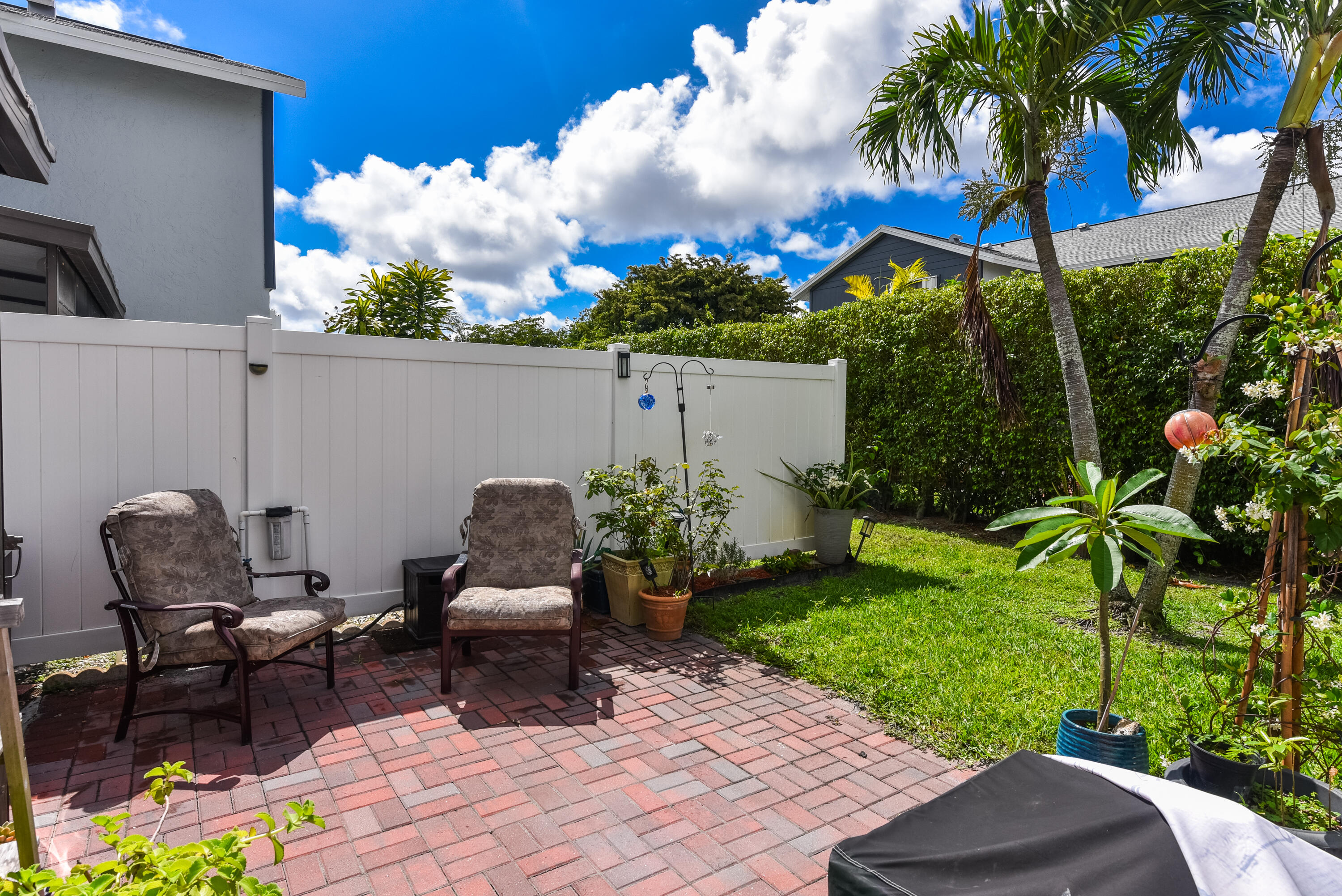ARBOURS OF THE PALM BEACHES CONDO - Residential