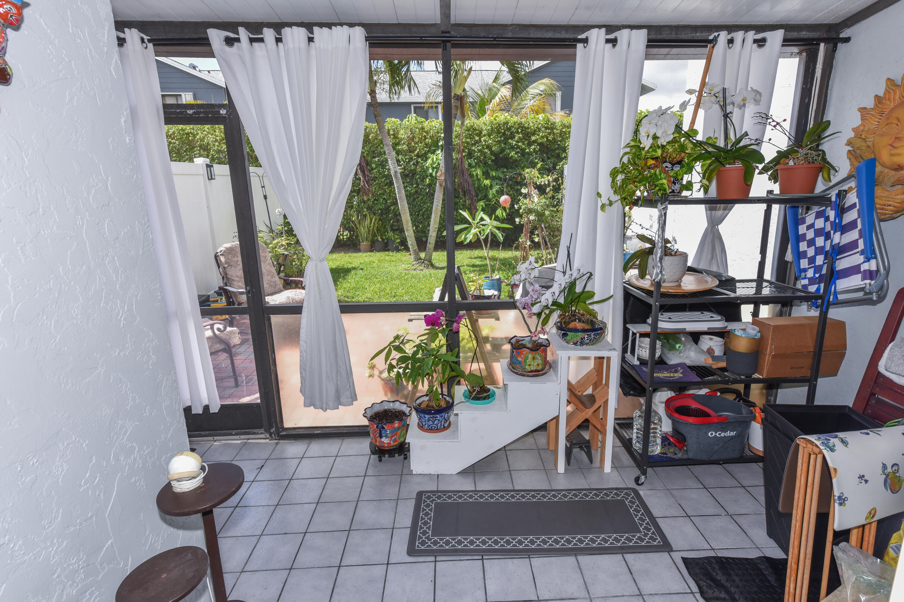 ARBOURS OF THE PALM BEACHES CONDO - Residential