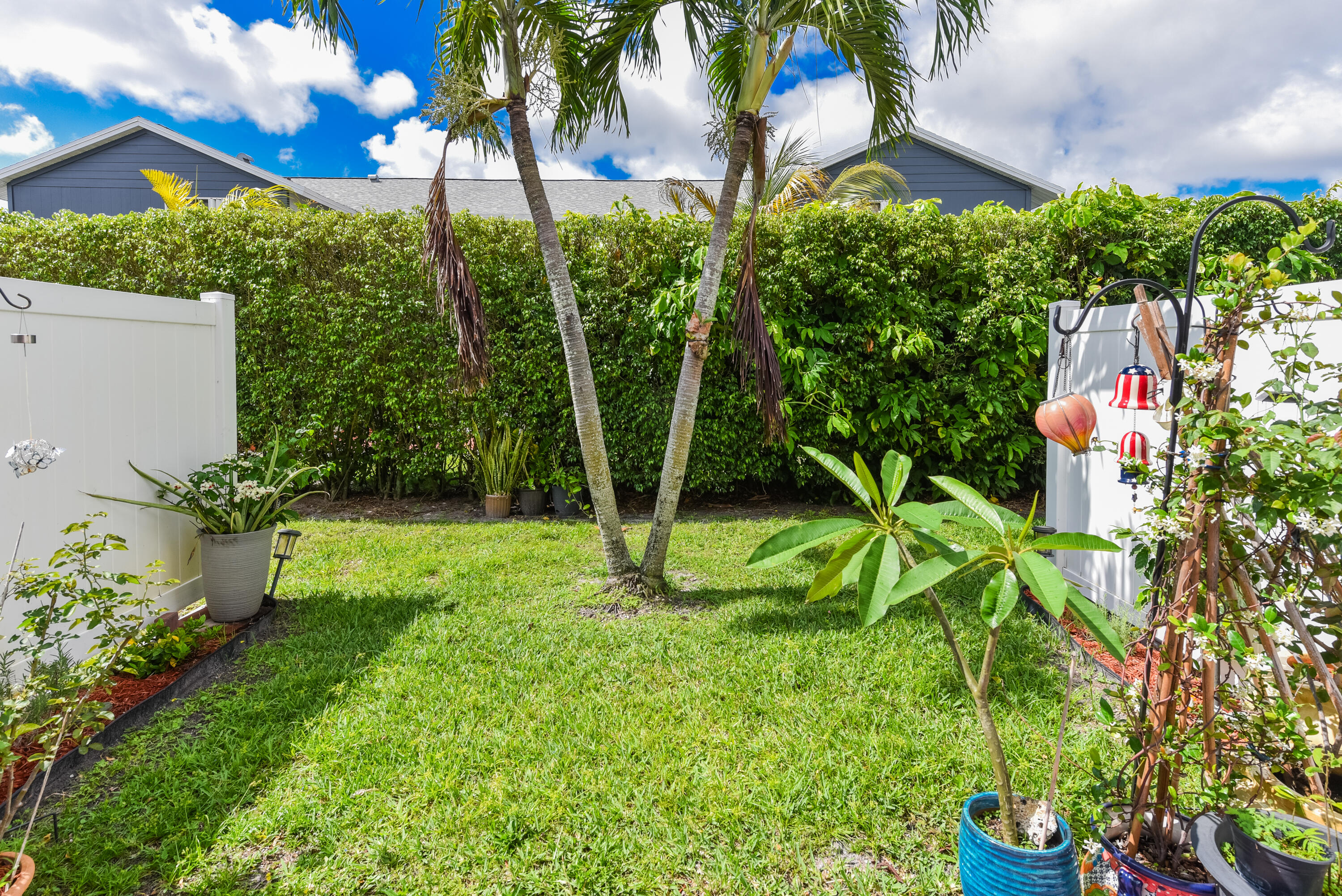 ARBOURS OF THE PALM BEACHES CONDO - Residential