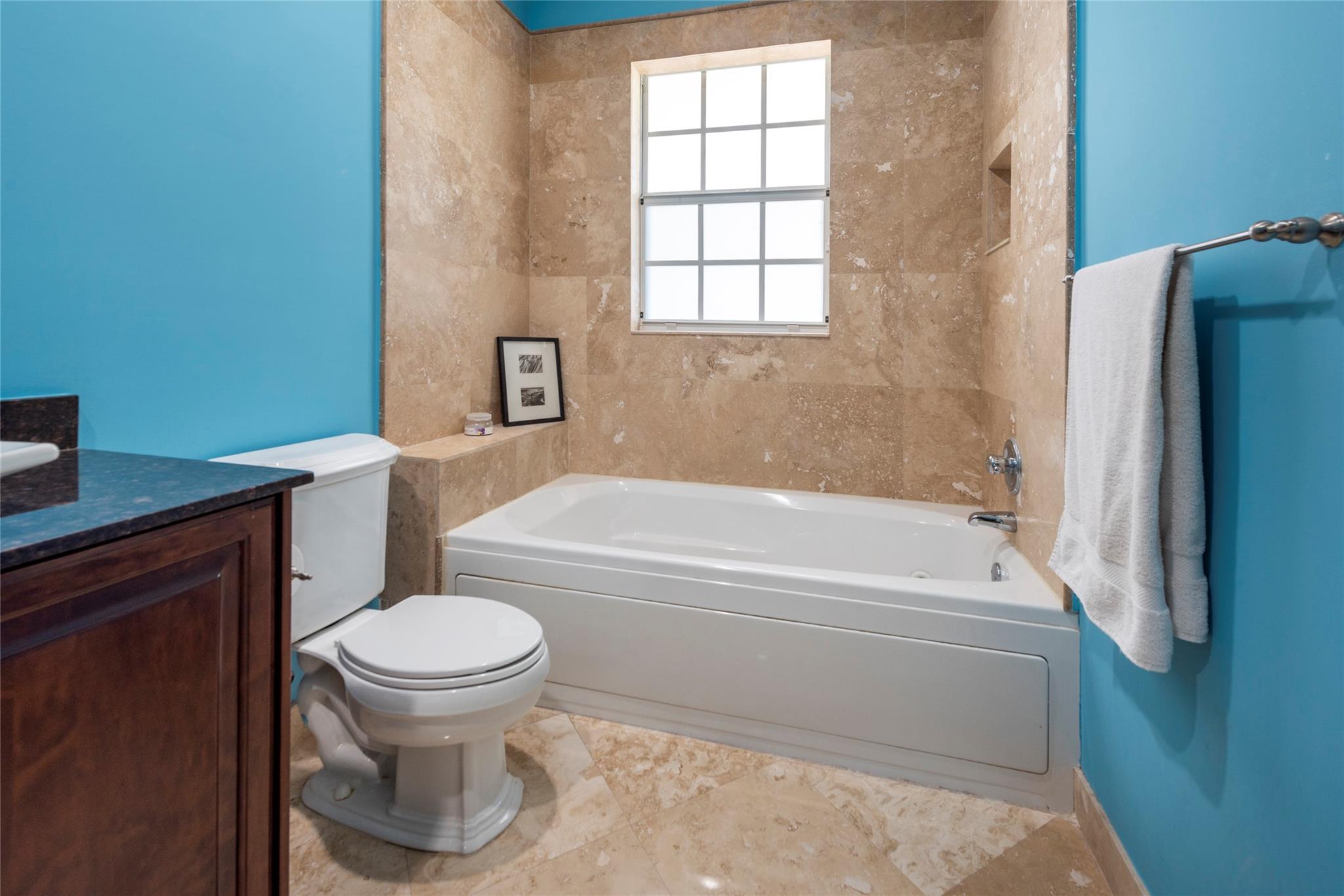 Middle River Plaza - Residential