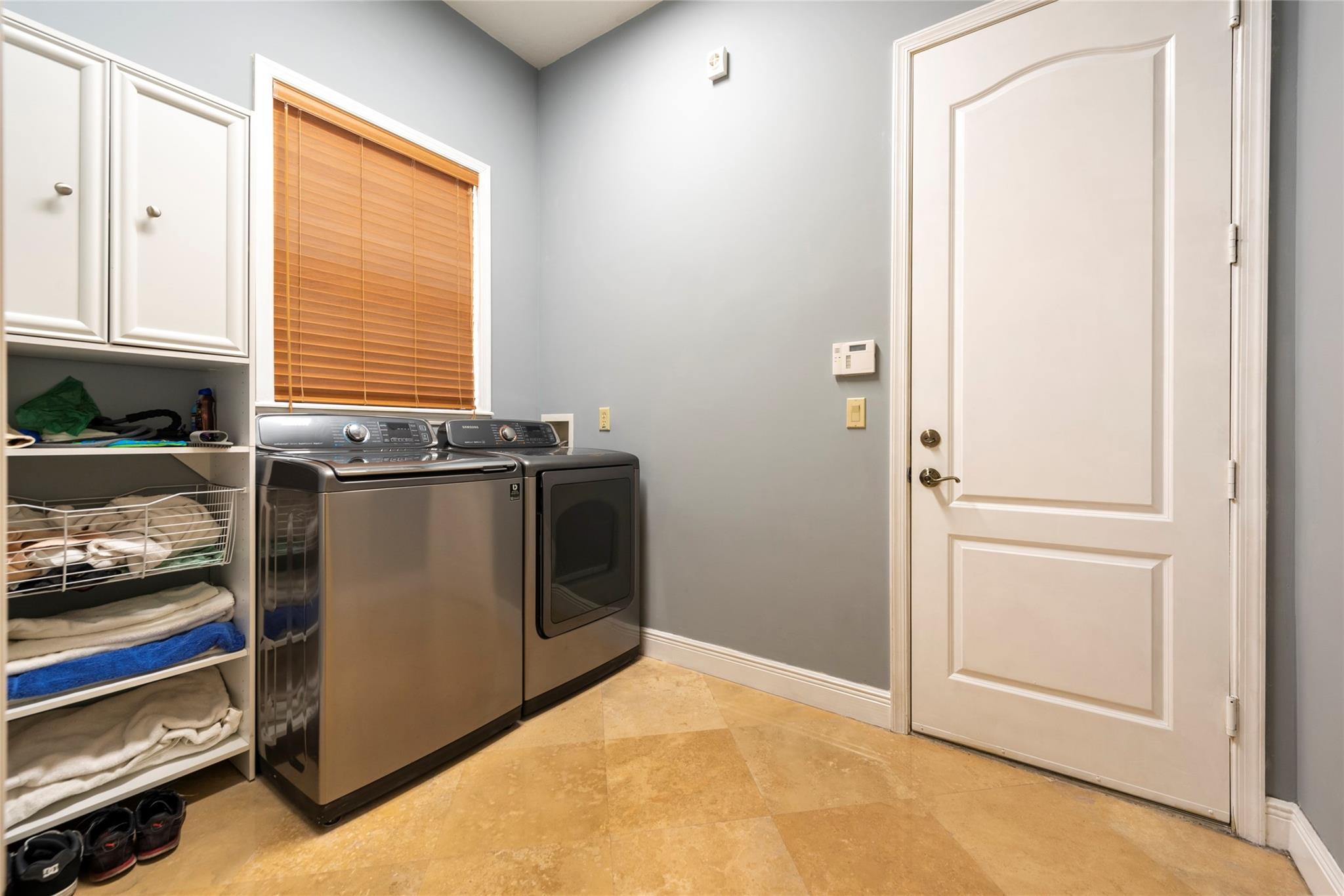 Middle River Plaza - Residential